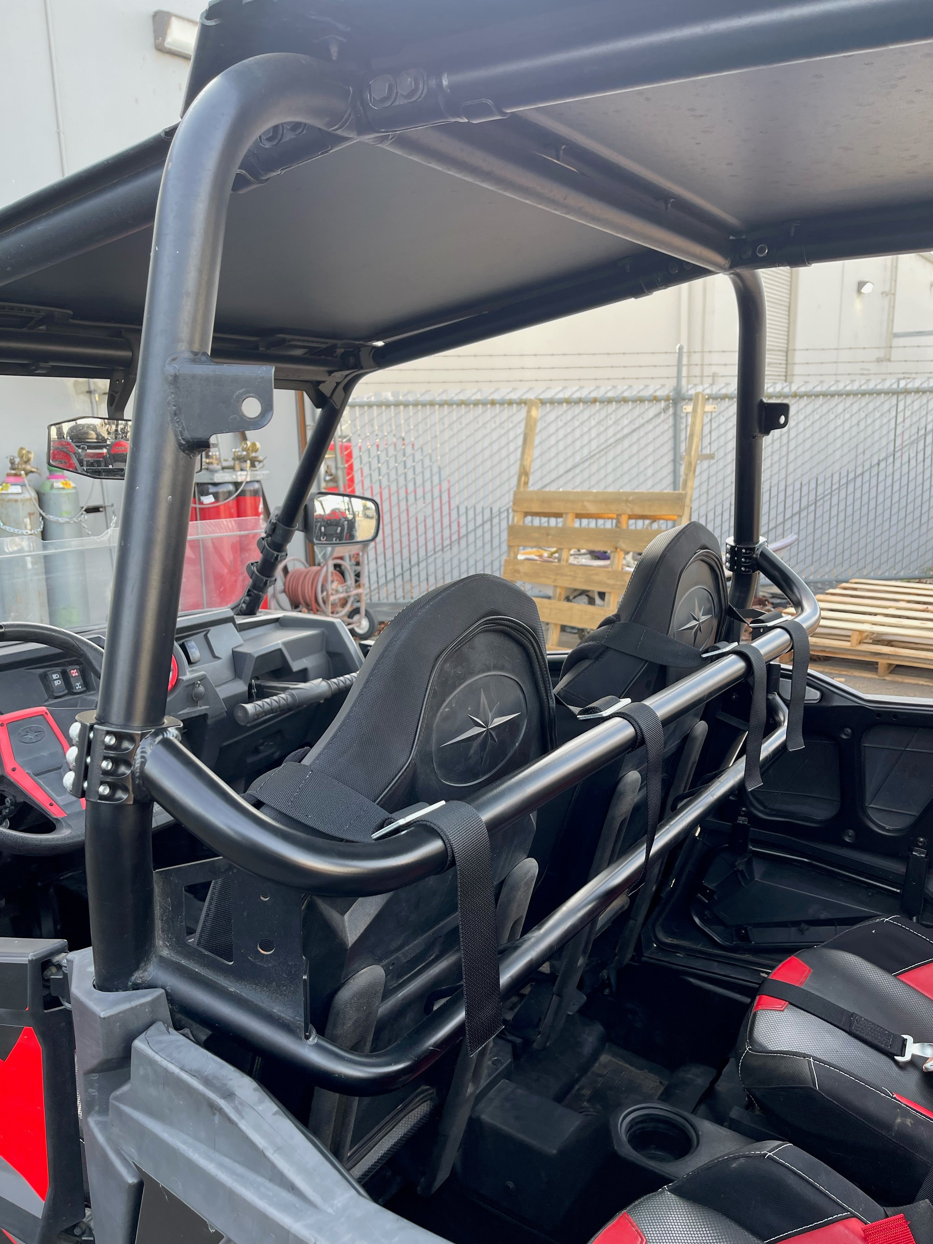 Polaris XP 4 1000 Harness Bar
Harness Factory UTV
Factory UTV Polaris XP41000 Harness Bar